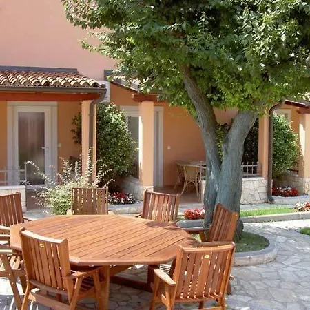 Apartments Funtana شقة